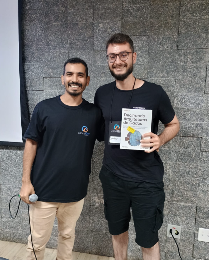 CloudDay, doação do livro Decifrando Arquiteturas de Dados