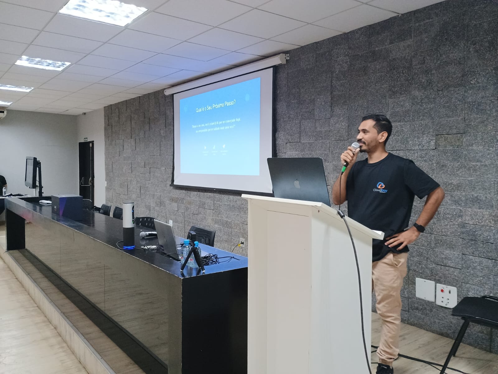 Ronnan Lima em palestra